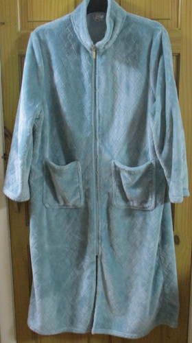Soft pale aqua - pale, dressing