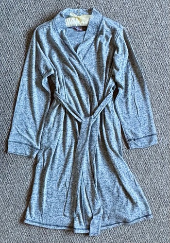Grey long sleeved - , dressing